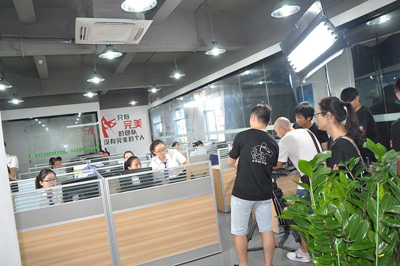 辦公室全場拍攝組圖，