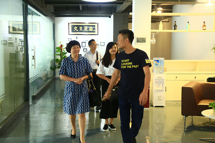 唐總親自歡迎貴聯(lián)貴聯(lián)控股集團(tuán)的到來。